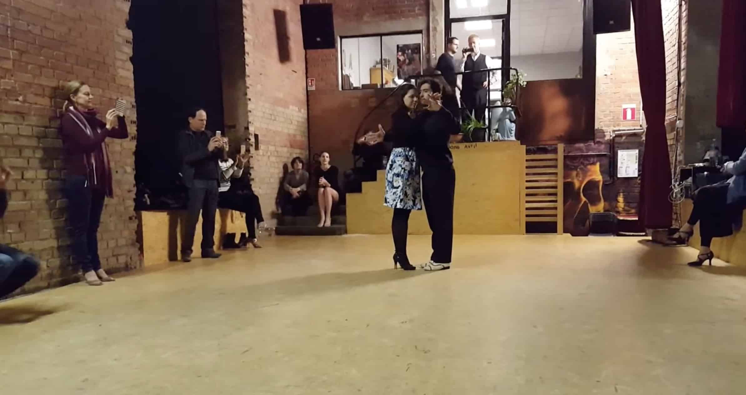 Llorar por una mujer